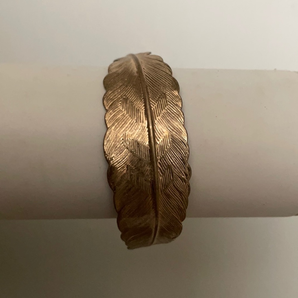 Feather bracelet